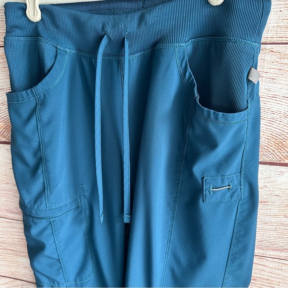 Stylish Blue Infinity Scrub Set - Picture 3 of 4